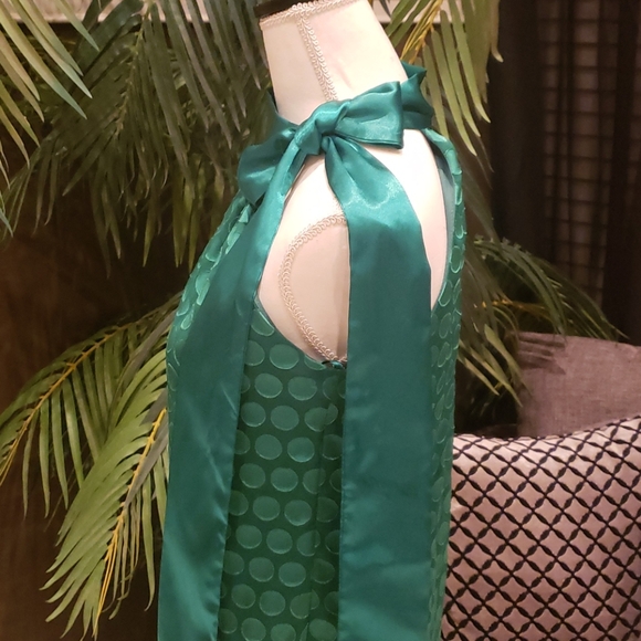 SNAP. Green Women's dress, Sleeveless with Satain Tie, Size 7 - Picture 10 of 13